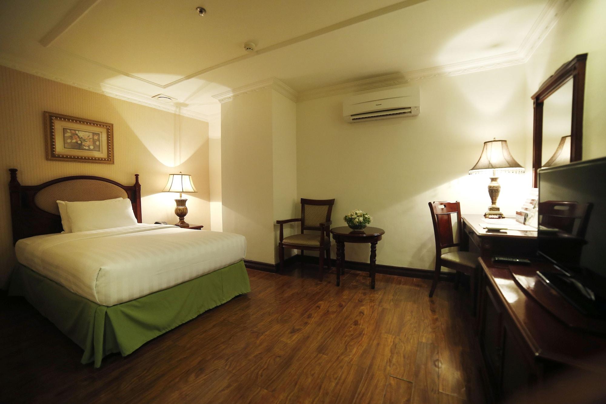 Villa Caceres Hotel Naga  Buitenkant foto