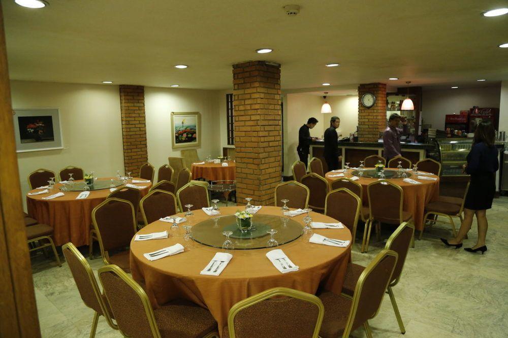 Villa Caceres Hotel Naga  Buitenkant foto
