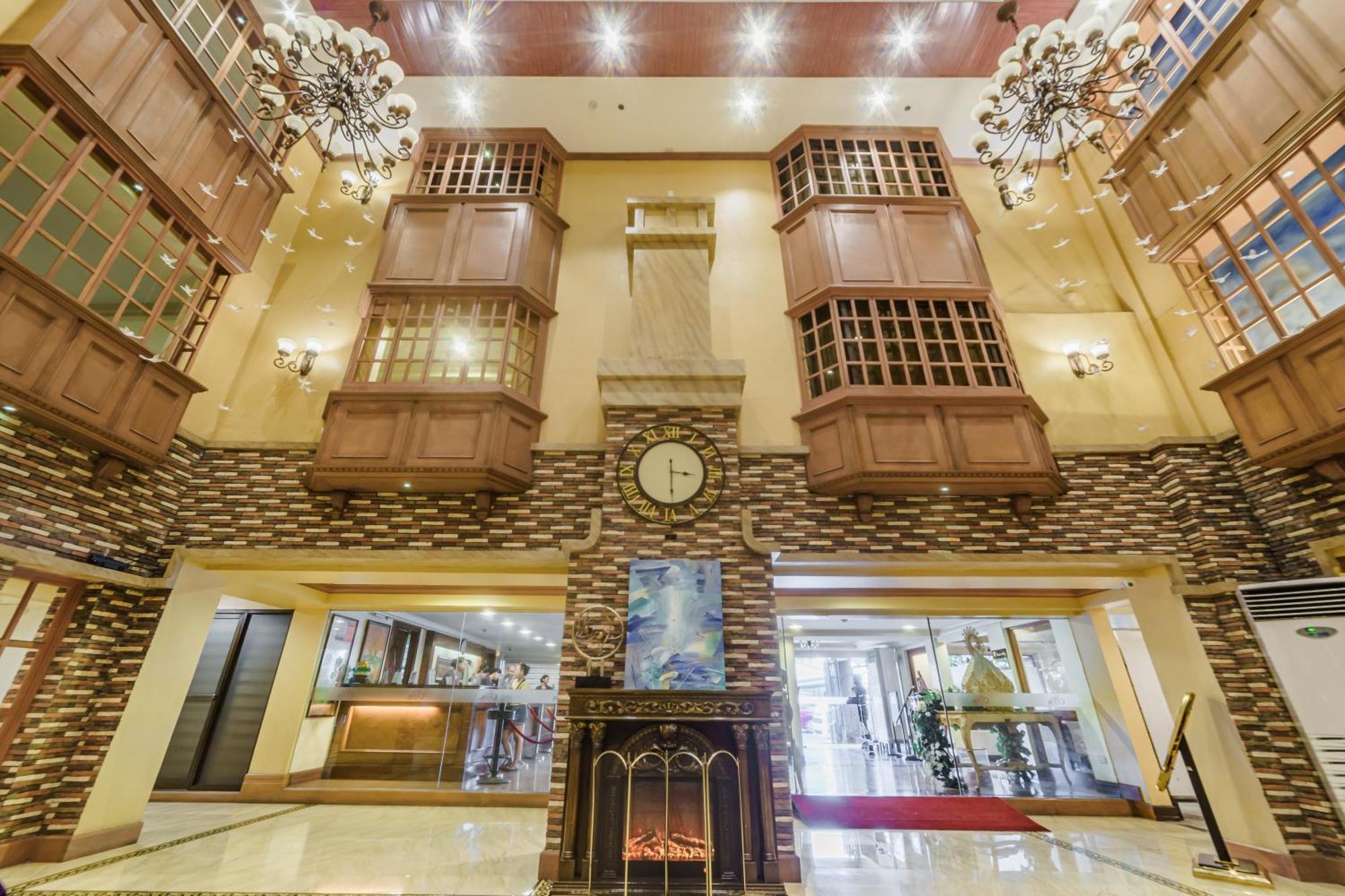 Villa Caceres Hotel Naga  Buitenkant foto