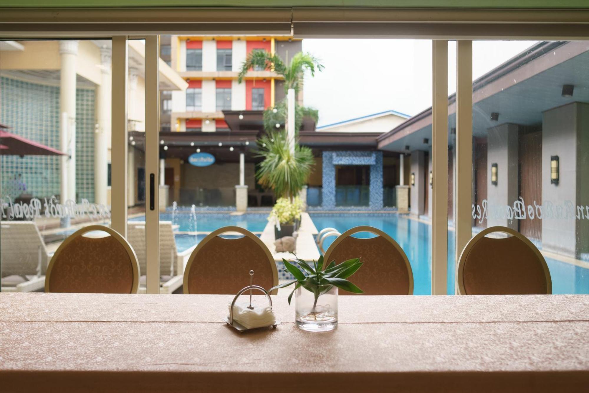 Villa Caceres Hotel Naga  Buitenkant foto