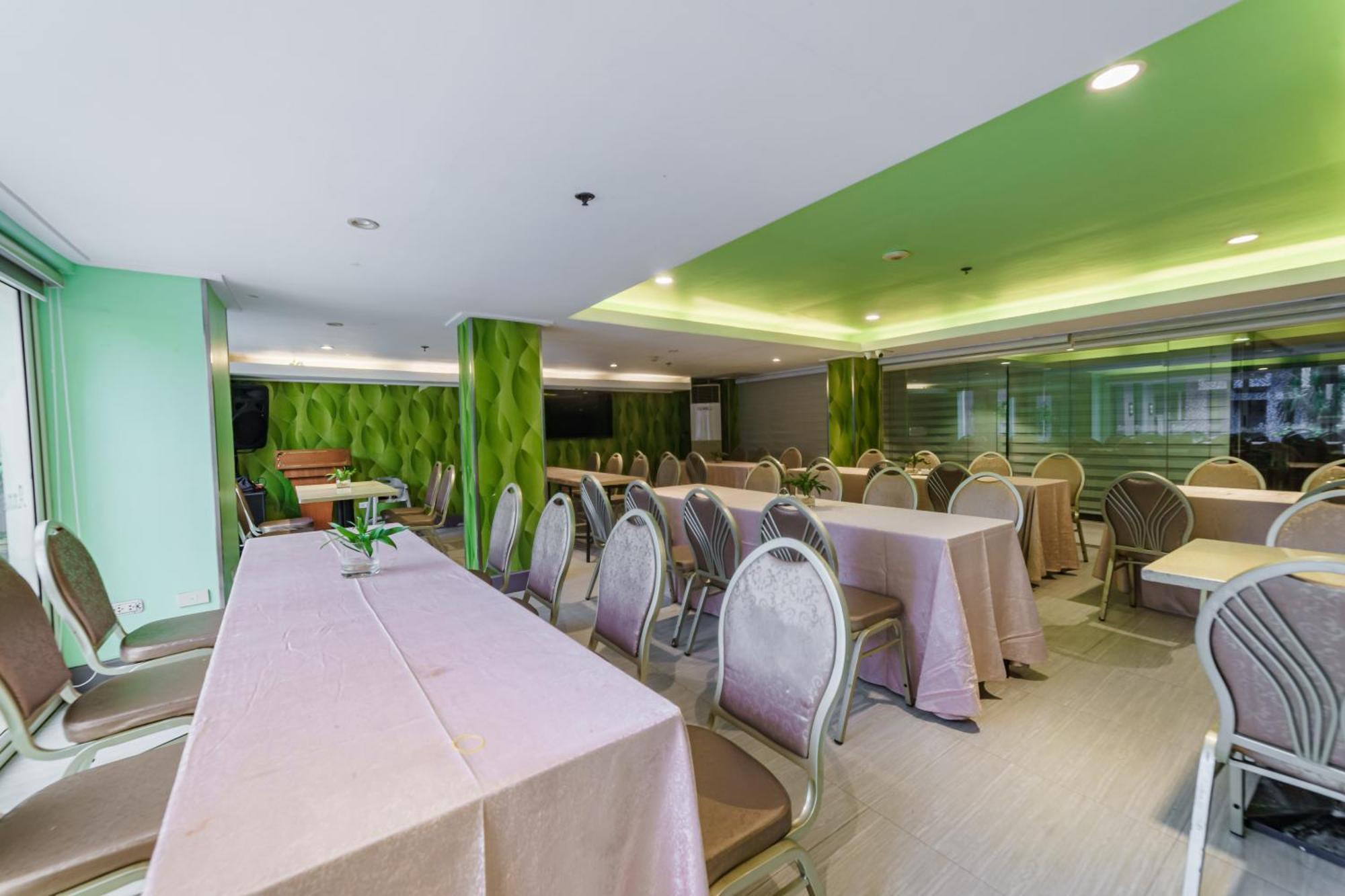Villa Caceres Hotel Naga  Buitenkant foto