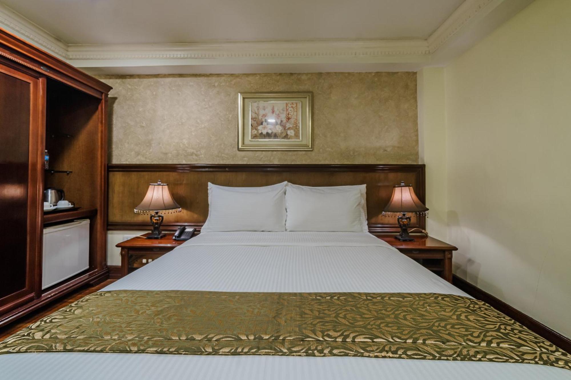 Villa Caceres Hotel Naga  Buitenkant foto