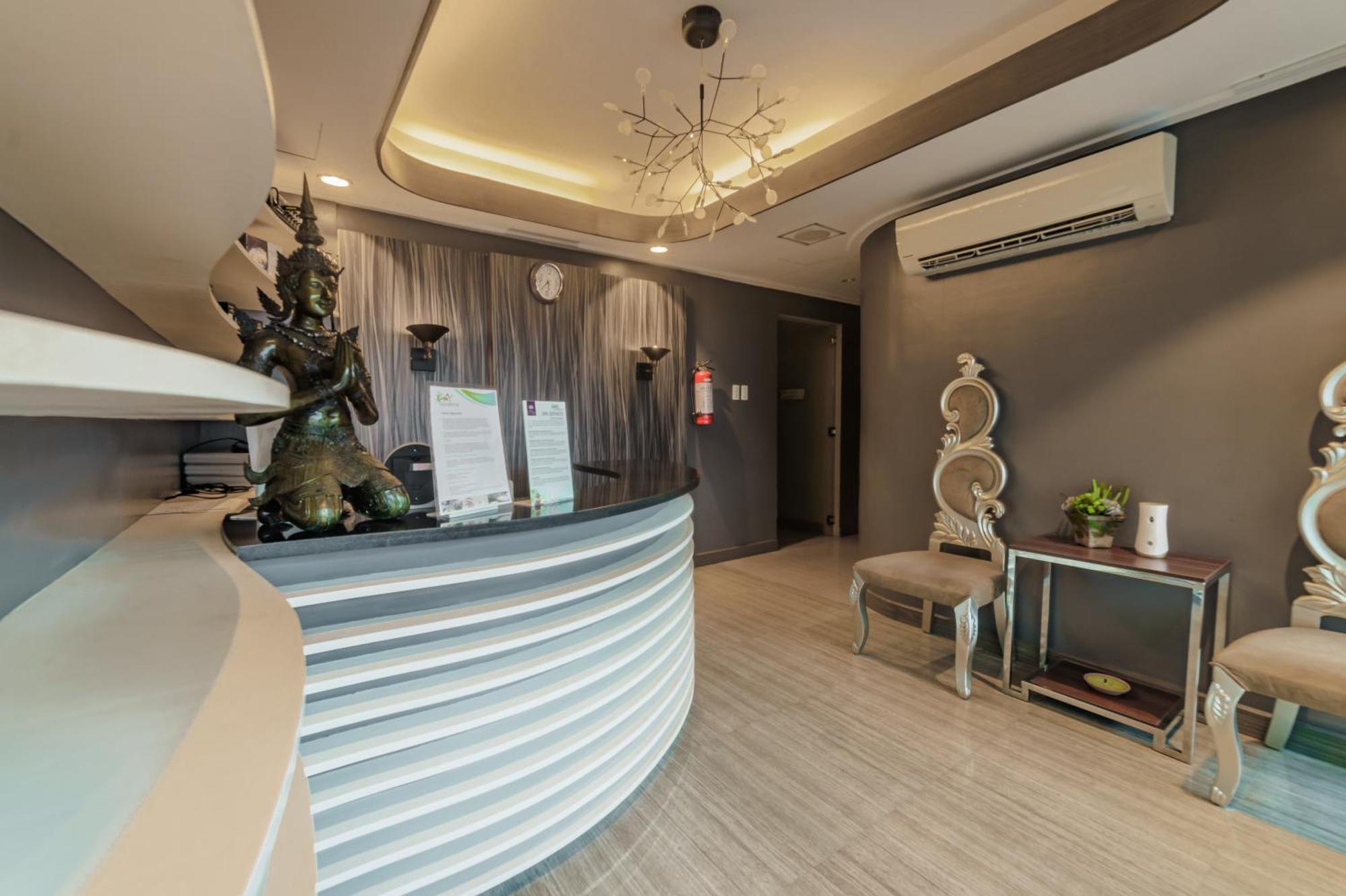 Villa Caceres Hotel Naga  Buitenkant foto